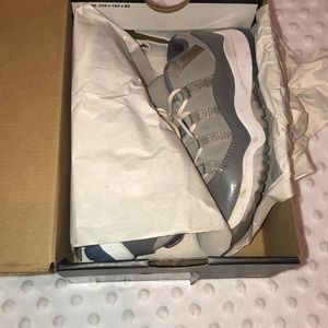 * AUTHENTIC *. Jordan Retro 11 lows
